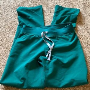 figs livingston pants in hunter green